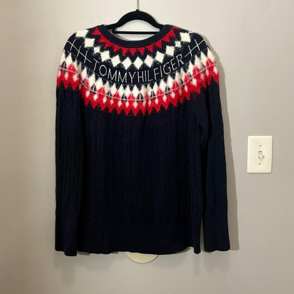 Tommy Hilfiger Women's Sweater in Navy with Red and White Pattern - Picture 8 of 8